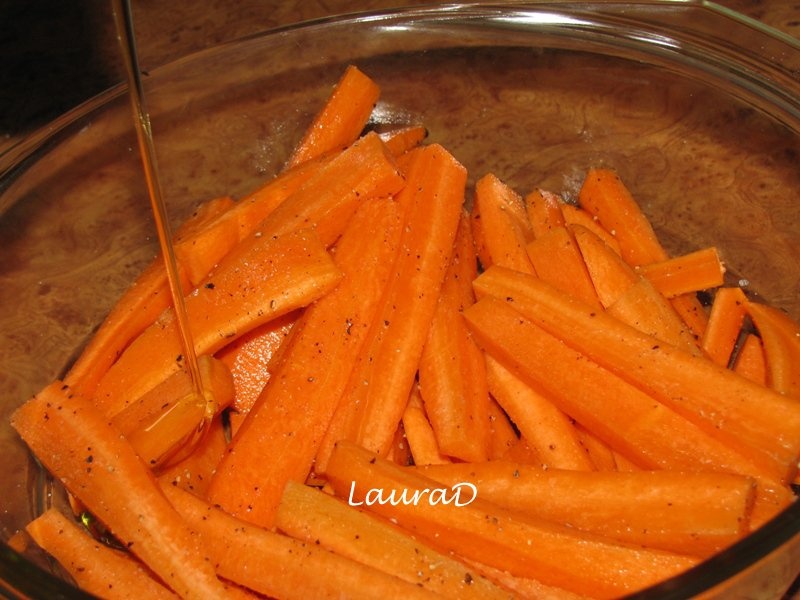 Manzat glazurat cu miere si morcovi copti