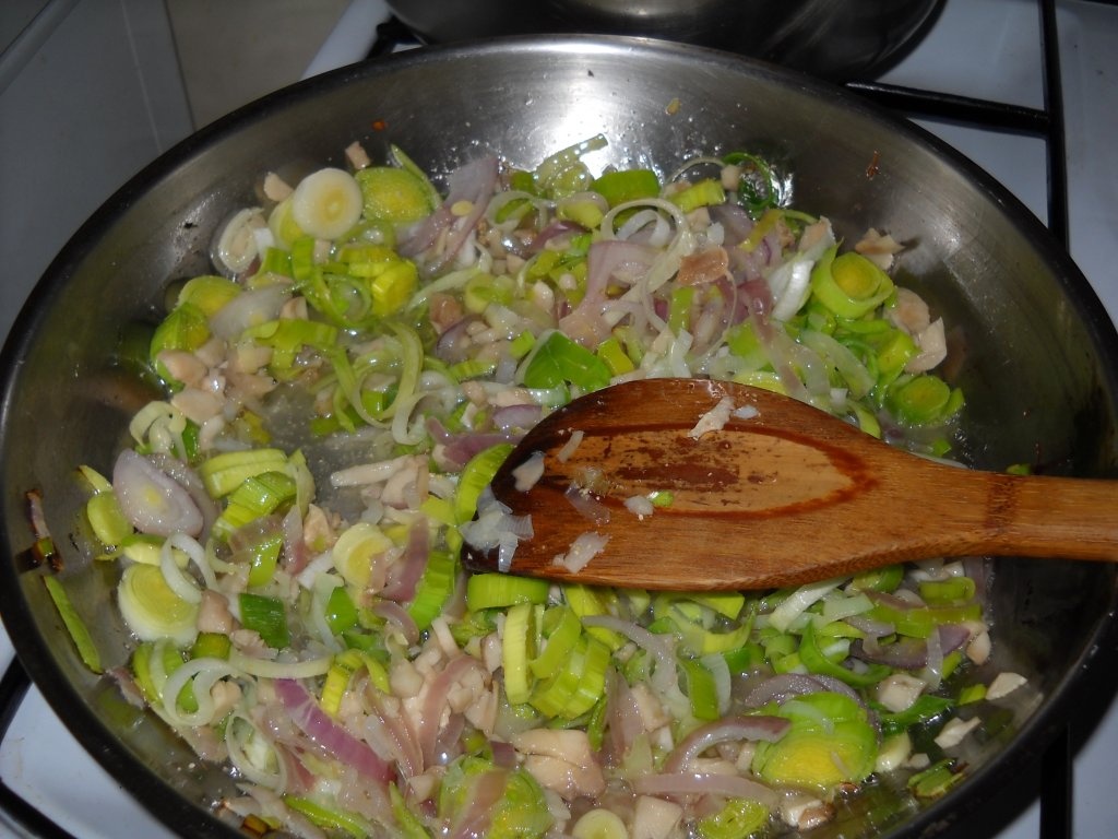 Ciuperci ca la Panseluta si paste fainoase cu garnitura ca la Cely