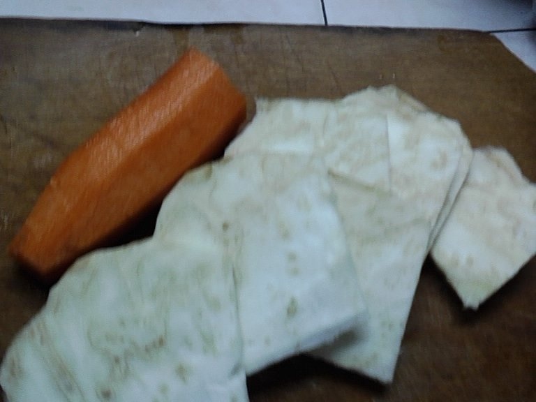 Salata de telina aromata