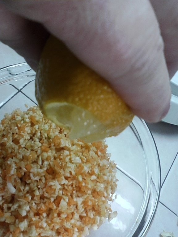 Salata de telina aromata