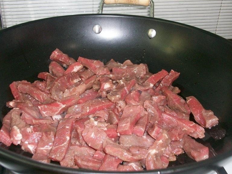 Escalop felii,in sos