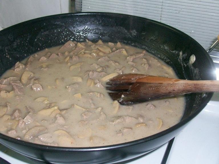 Escalop felii,in sos