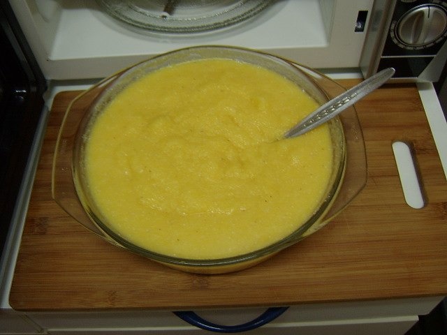 Pangasius prajit cu mujdei si mamaliga la microunde