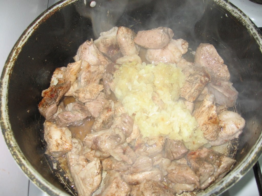 Mancare de varza alba cu carne de porc