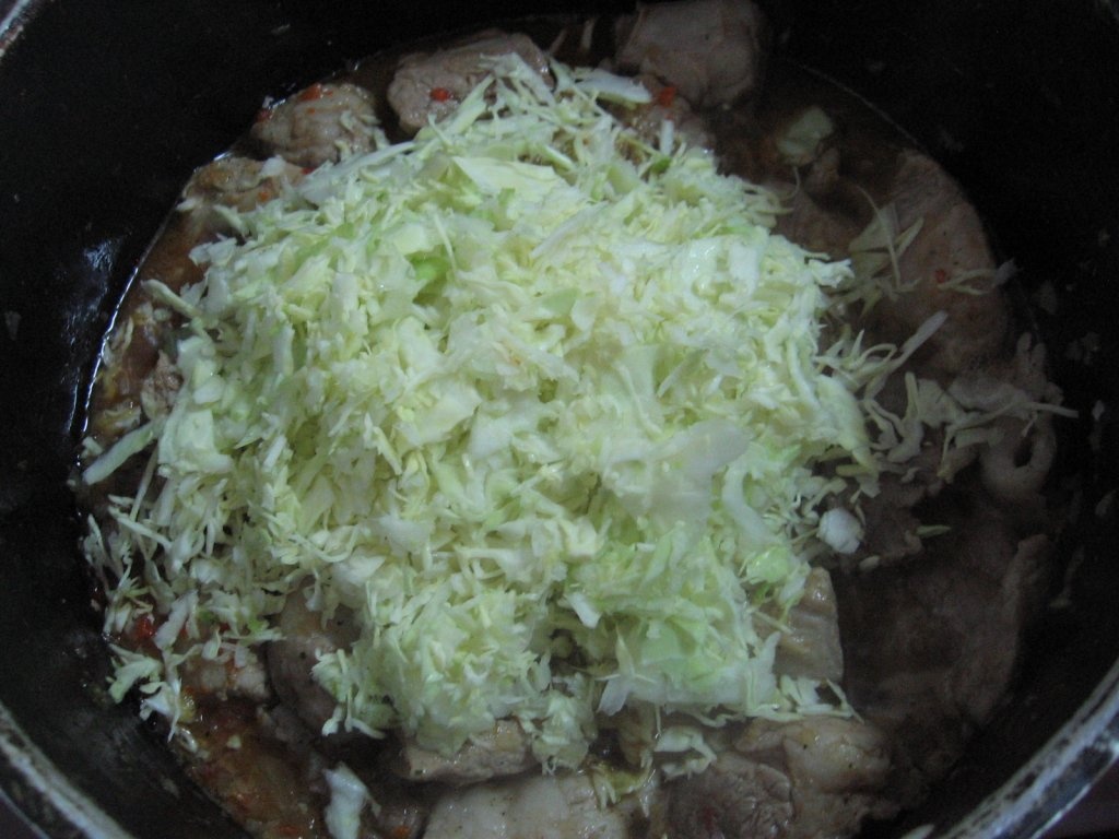 Mancare de varza alba cu carne de porc