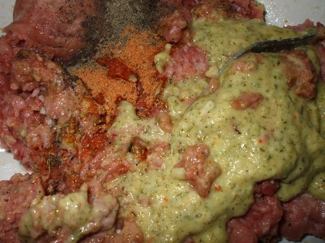 Gratar din carne tocata de curcan