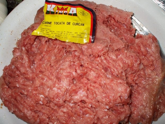 Gratar din carne tocata de curcan cu susan