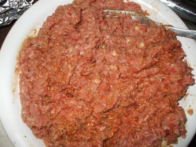 Gratar din carne tocata de curcan cu susan