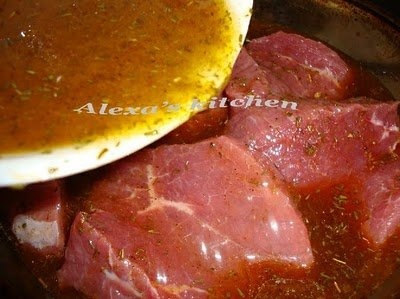 Manzat la tava cu garnitura gratinata