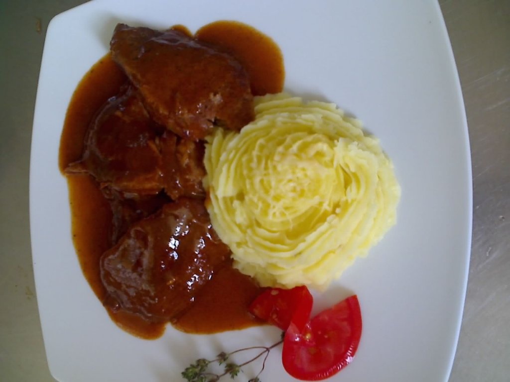 Escalop de vitel  cu piure de cartofi