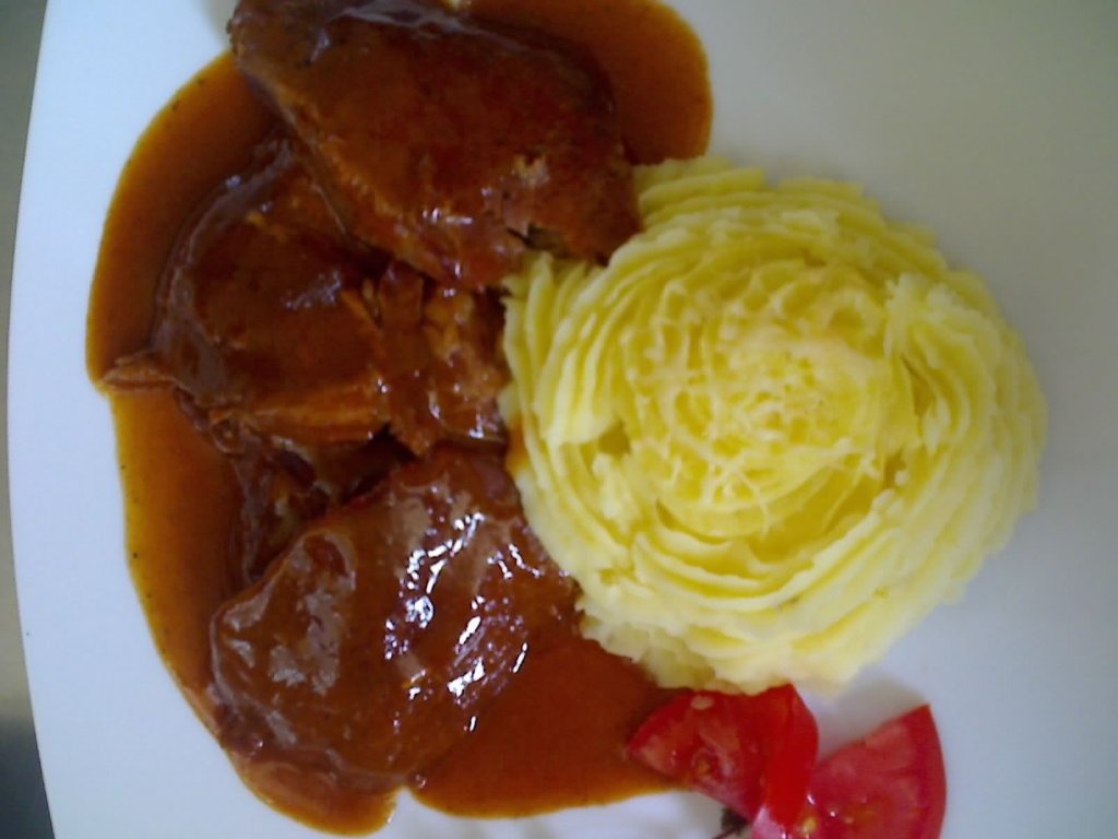 Escalop de vitel  cu piure de cartofi