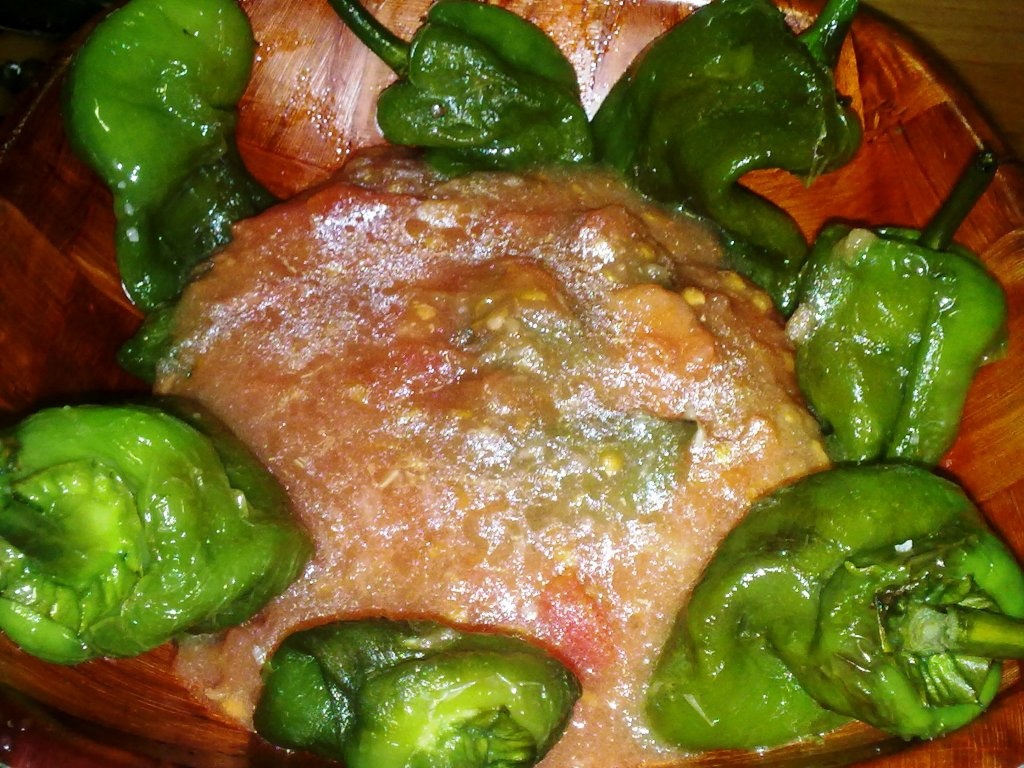 Ardei prajiti in sos de rosii