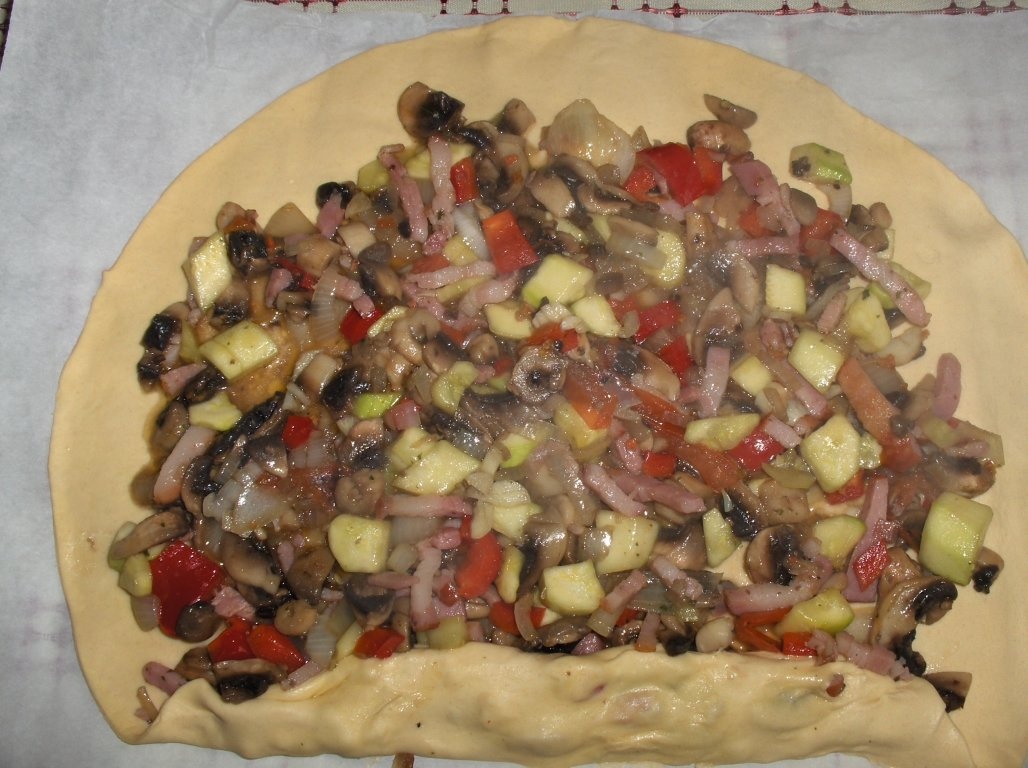 Quiche umplut cu legume si bacon a la Leon