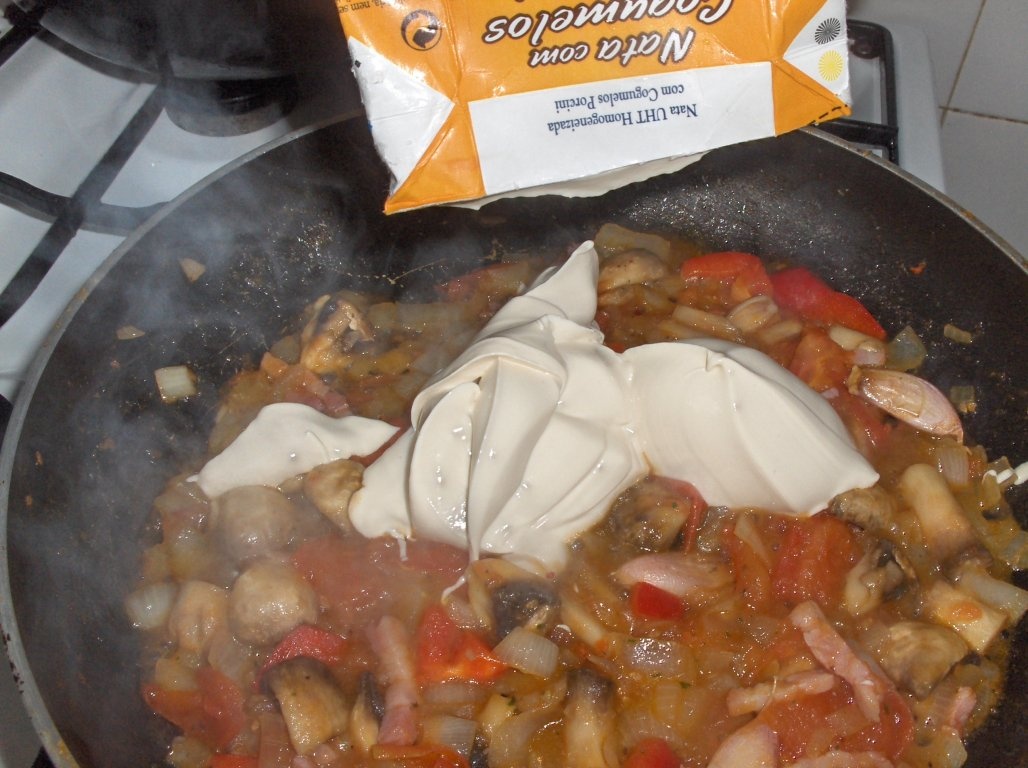 Quiche umplut cu legume si bacon a la Leon