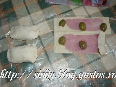 Pernite cu sunca si masline