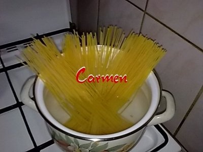 Scoici cu garnitura de spaghete