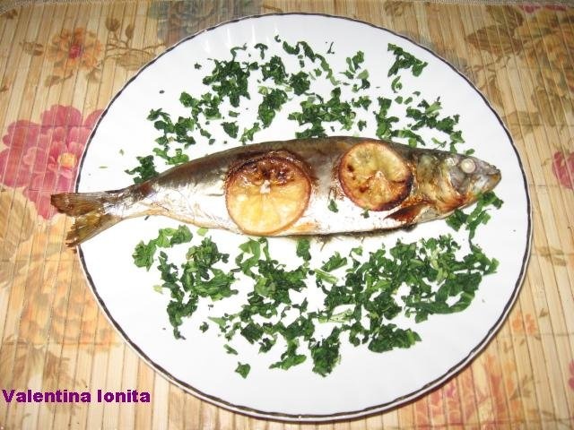 Scrumbie umpluta cu verdeturi-specialitate dobrogeana