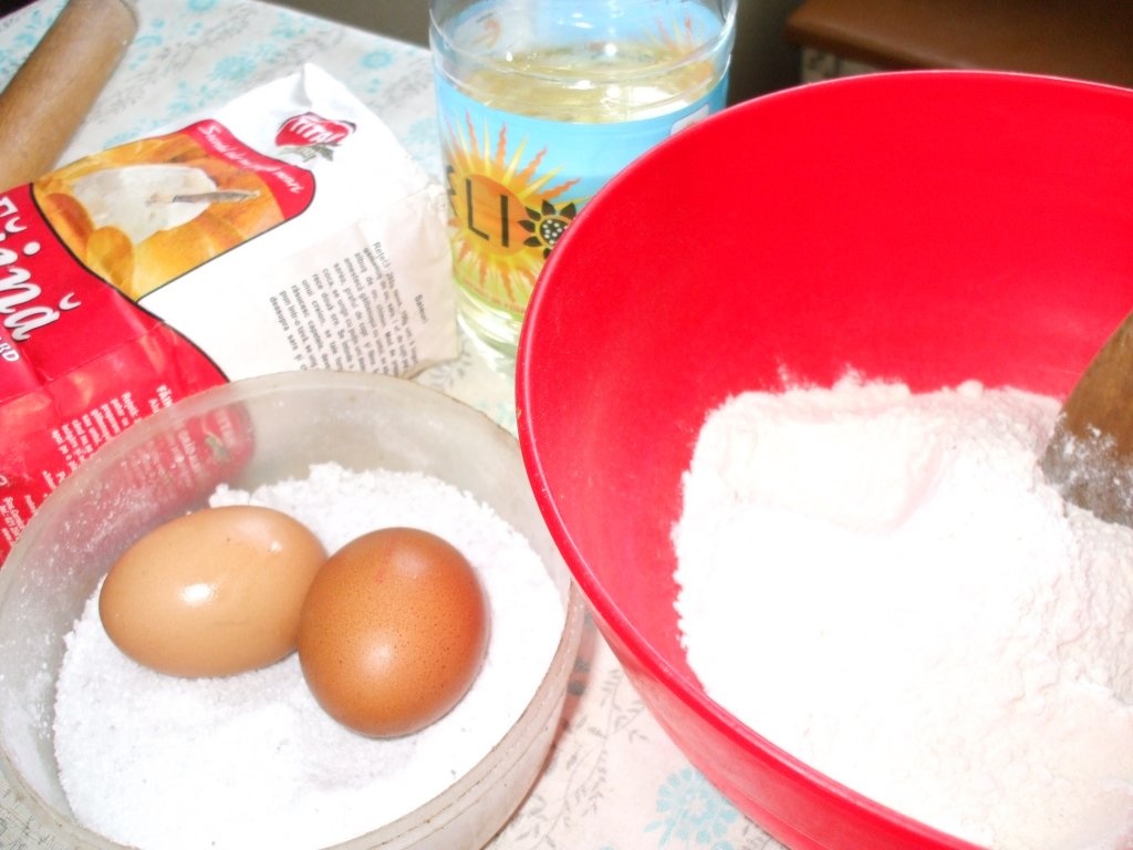 Taitei de casa cu masina de taitei