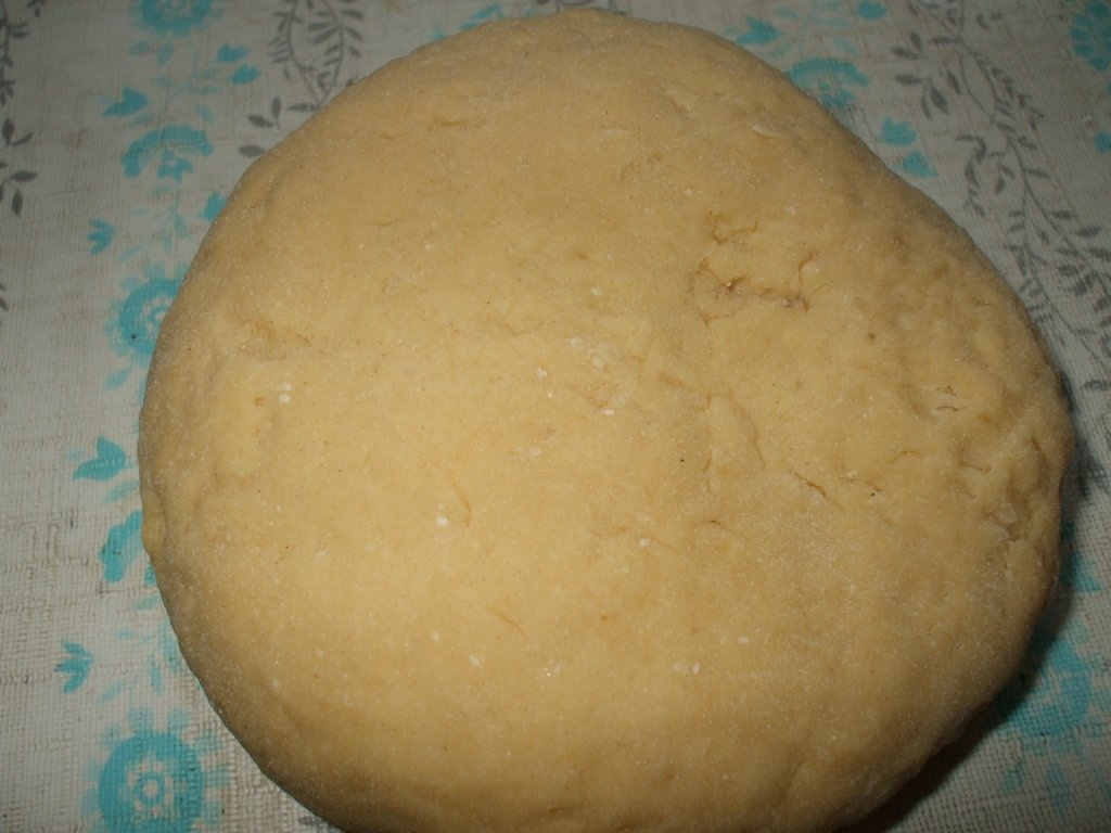 Taitei de casa cu masina de taitei