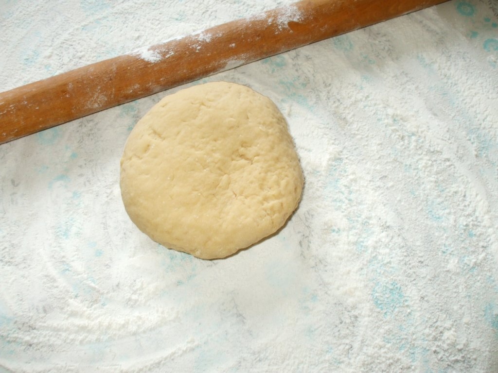 Taitei de casa cu masina de taitei