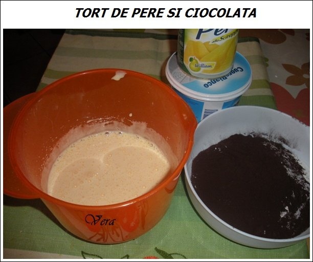 Tort de pere cu ciocolata