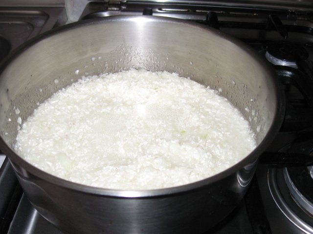 Sarmale cu orez in foi de varza dulce