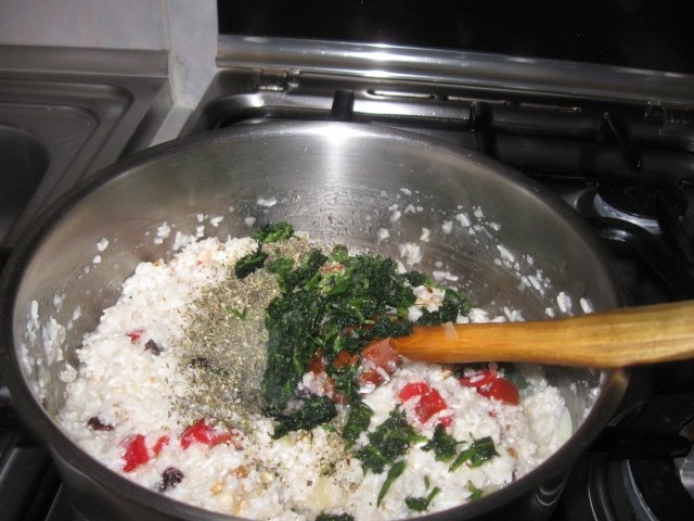 Sarmale cu orez in foi de varza dulce