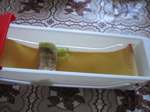 Sarmale cu orez in foi de varza dulce