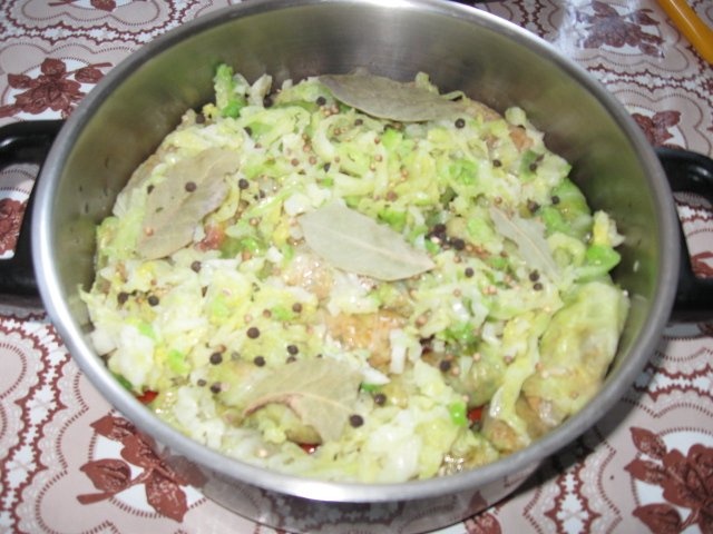 Sarmale cu orez in foi de varza dulce