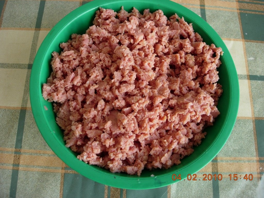Paste cu carne din conserva