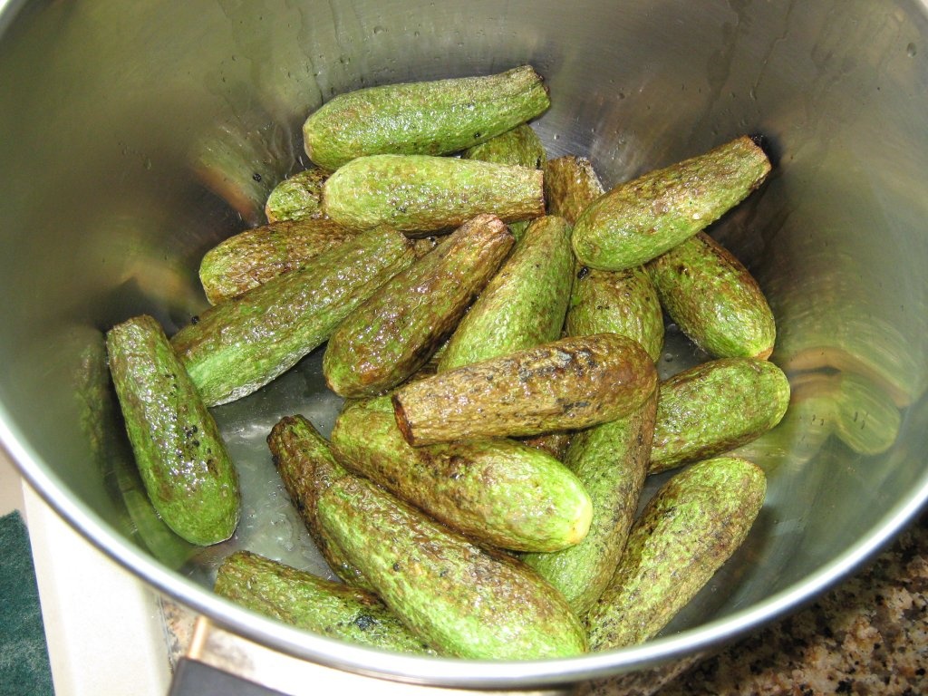 Dovlecei zucchini umpluti cu carne de vita in supa de iaurt  cu garnitura de orez