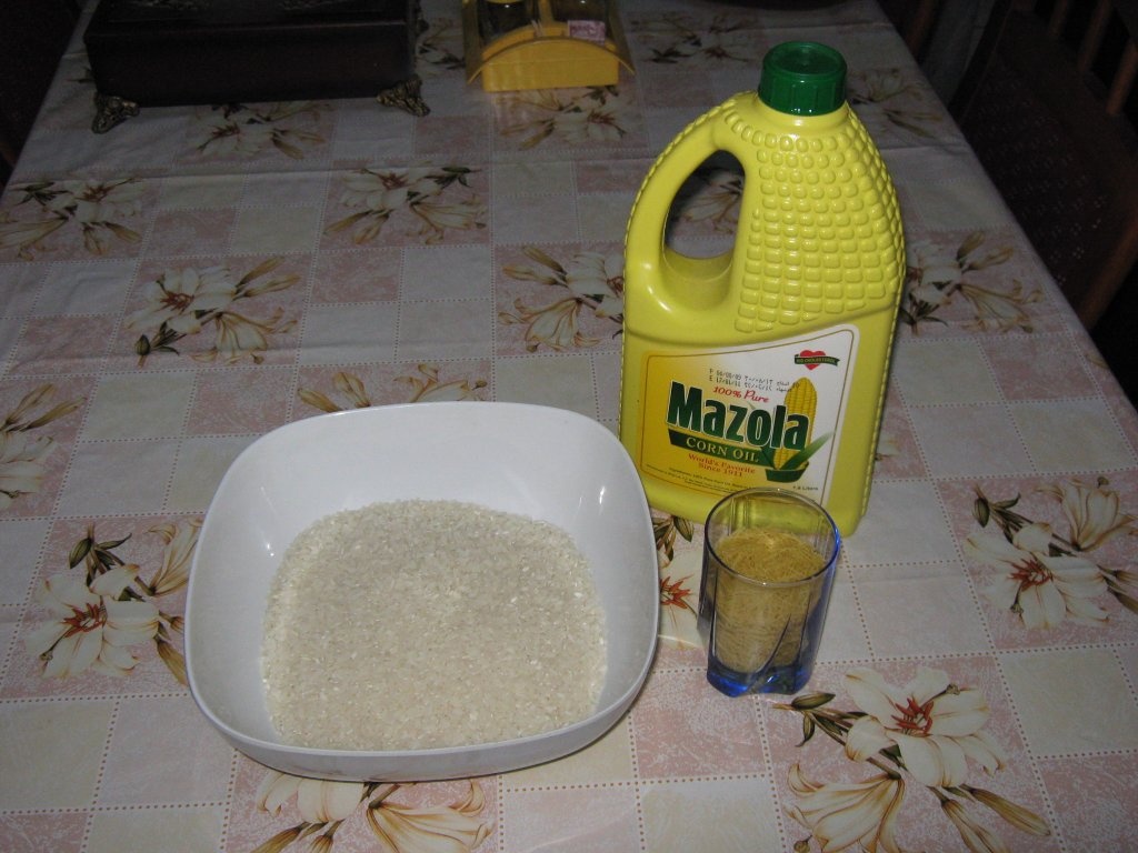 Dovlecei zucchini umpluti cu carne de vita in supa de iaurt  cu garnitura de orez