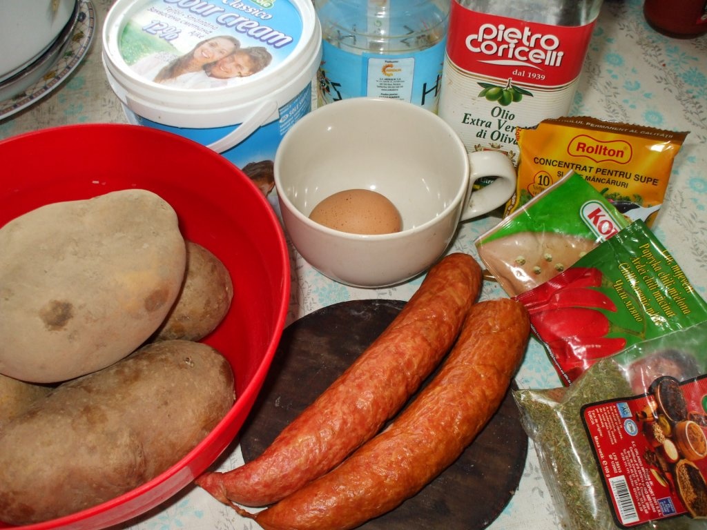 Carnati cu cartofi la cuptor