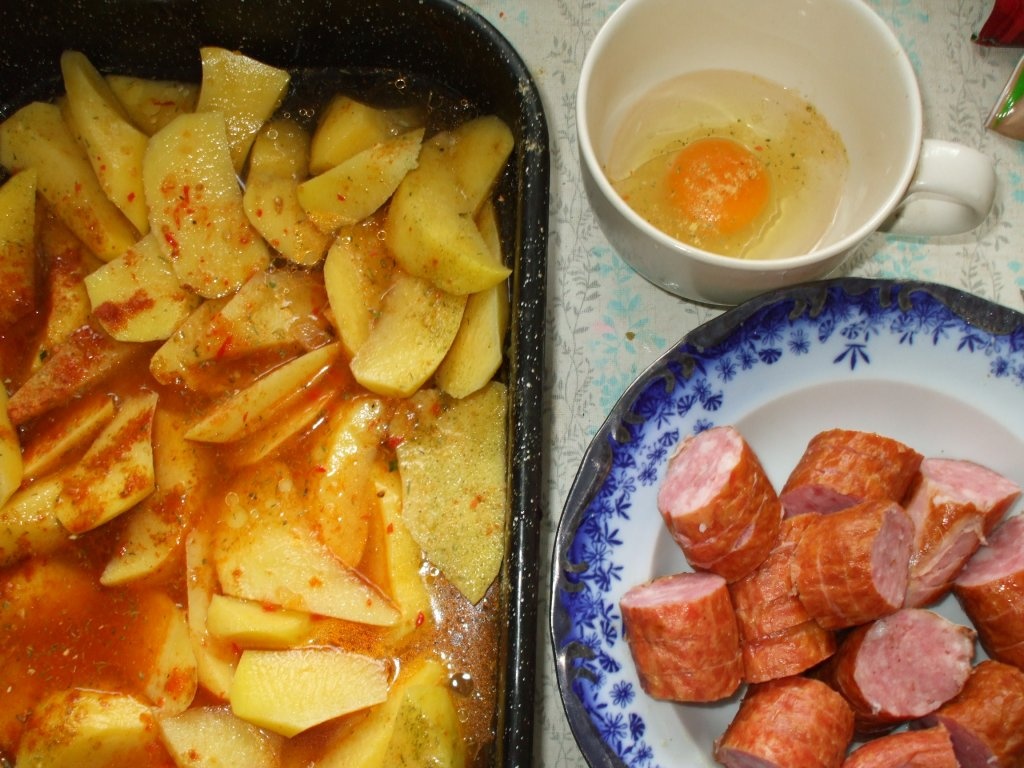 Carnati cu cartofi la cuptor