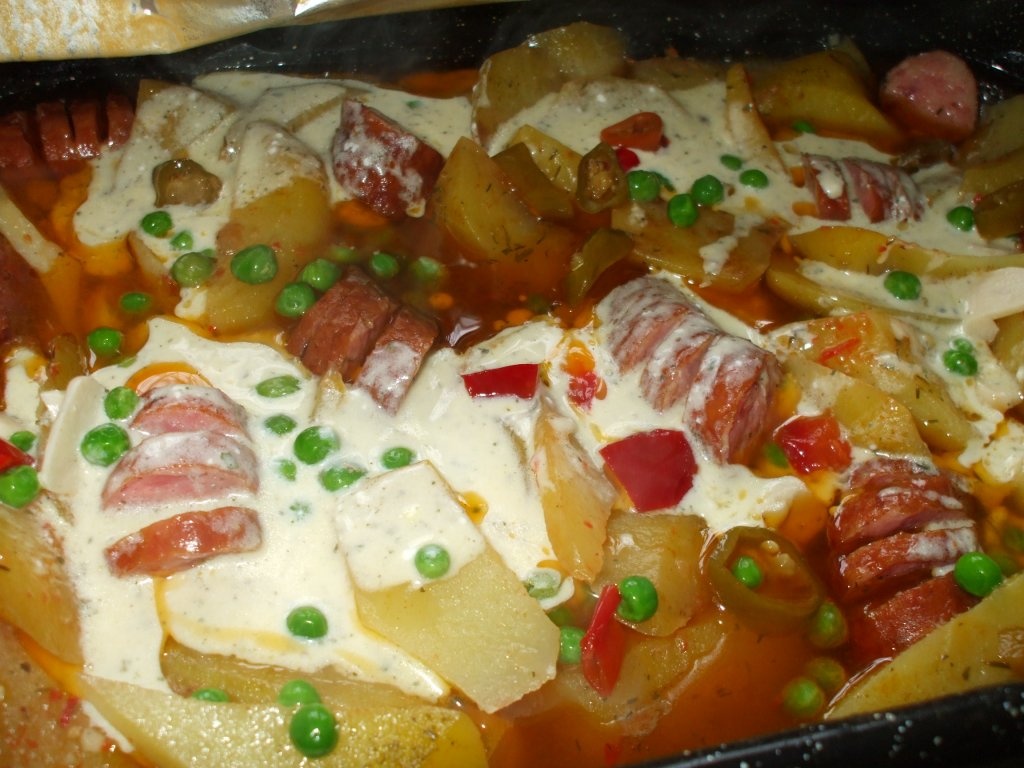 Carnati cu cartofi la cuptor