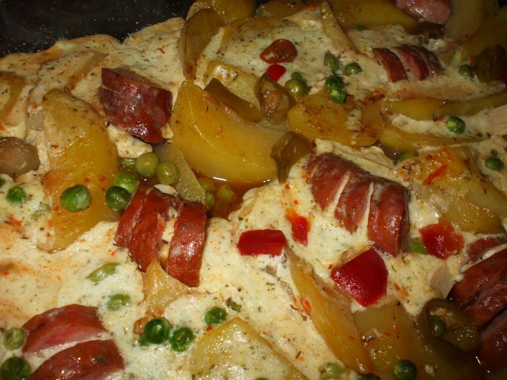 Carnati cu cartofi la cuptor