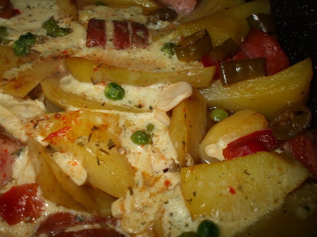 Carnati cu cartofi la cuptor