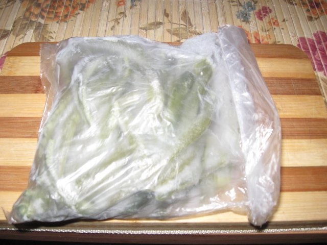 Fasole verde cu rosii si usturoi