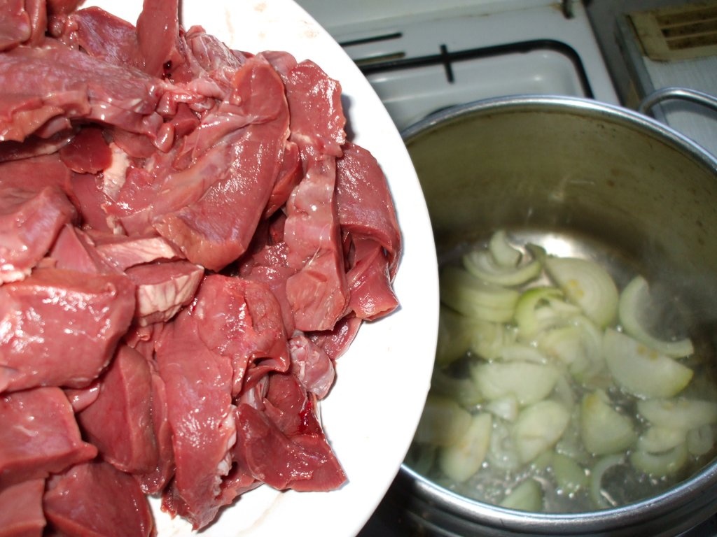 Inima in sos vanatoresc si cartofi piure