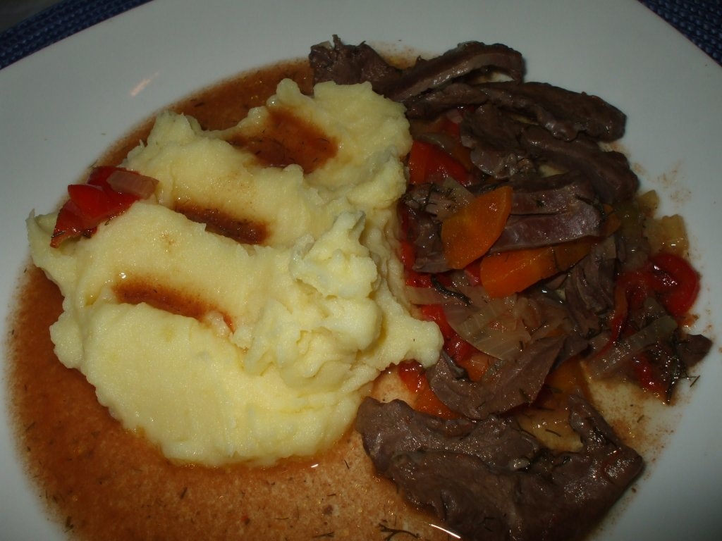 Inima in sos vanatoresc si cartofi piure