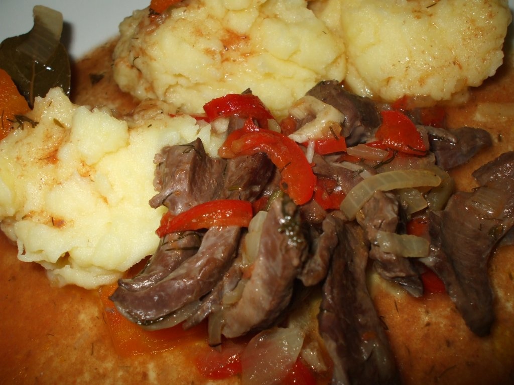 Inima in sos vanatoresc si cartofi piure