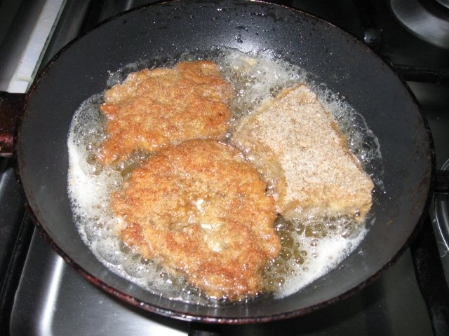 Snitele din burta de vita prajite sau coapte la cuptor