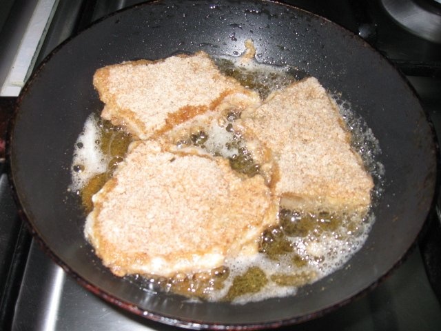 Snitele din burta de vita in mujdei de usturoi