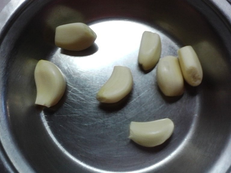 Ficat cu usturoi si mamaliga