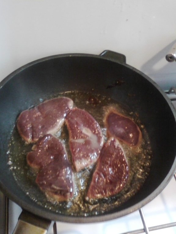 Ficat cu usturoi si mamaliga