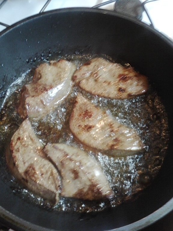 Ficat cu usturoi si mamaliga