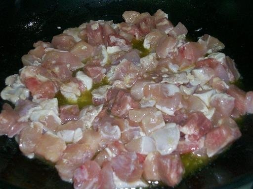 Pui  cu smintina si macaroane mici