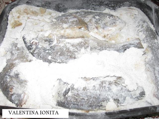 Dorada gustos si exotic in crusta de sare