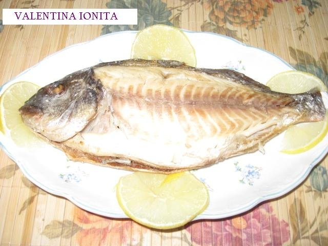 Dorada gustos si exotic in crusta de sare