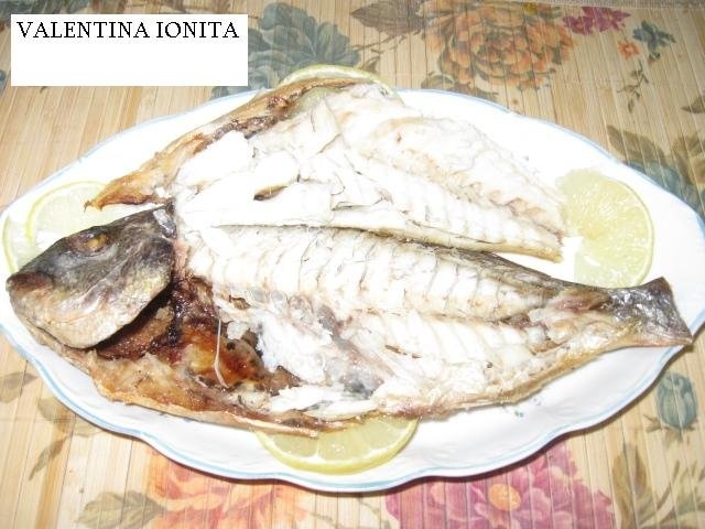 Dorada gustos si exotic in crusta de sare
